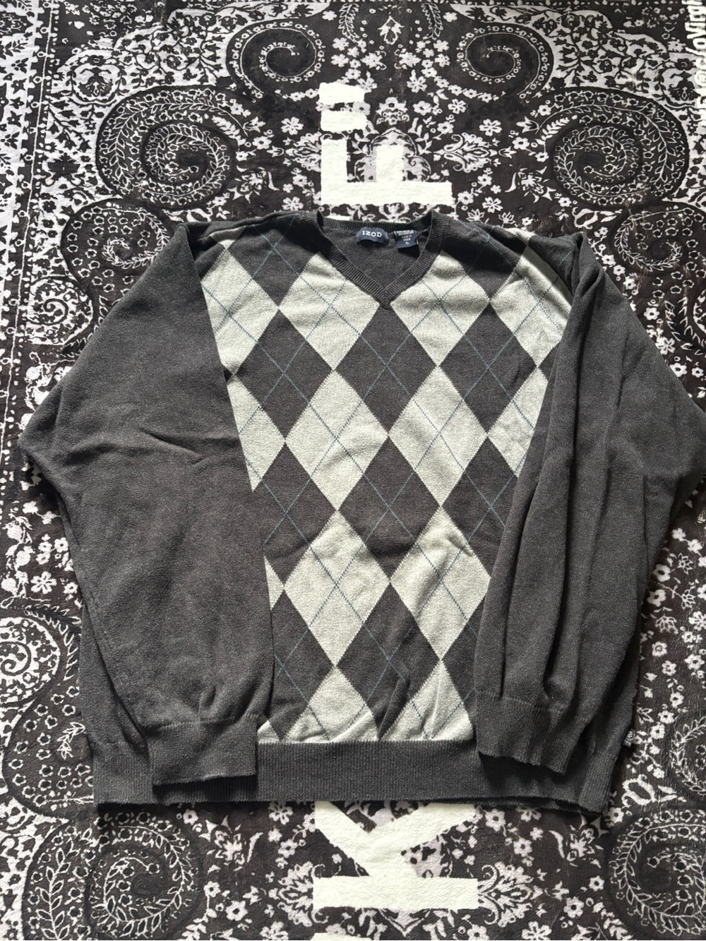 IZOD Men’s Gray Argyle V-Neck Sweater Size Men’s XL